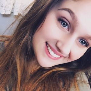 Meet your Posher, Camille